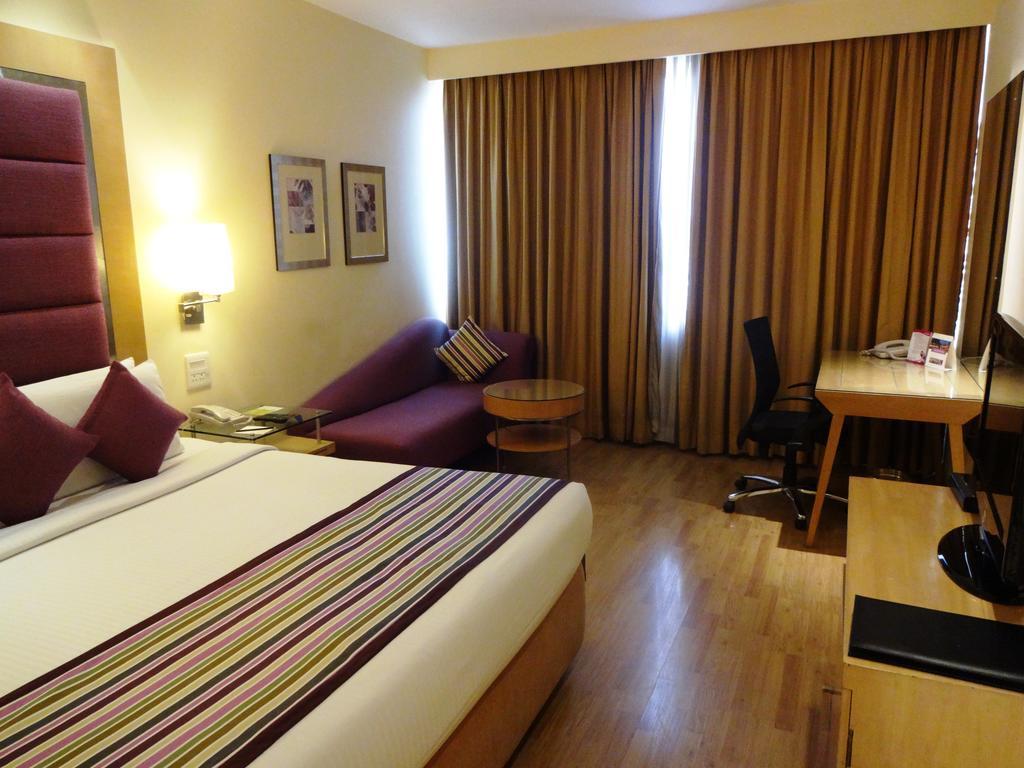 Royal Orchid Central Bangalore, Manipal Centre, Mg Road Hotel Room photo